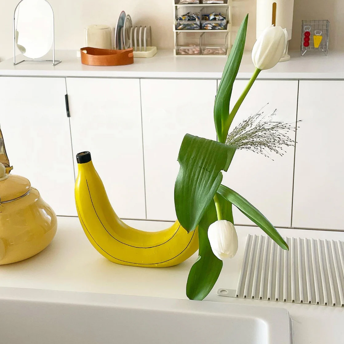 Banana Vase - Image 2