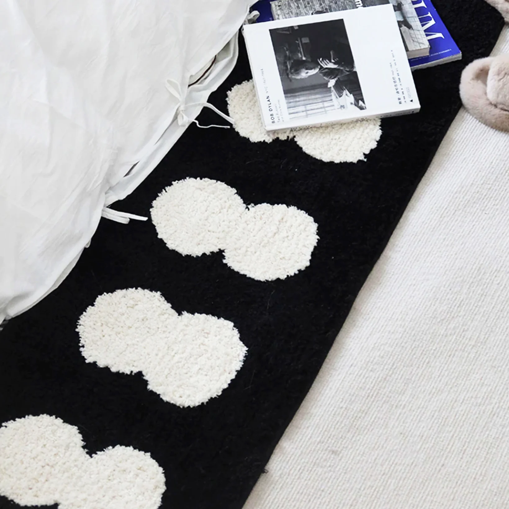 Black & White Abstract Narrow Rug - Image 6