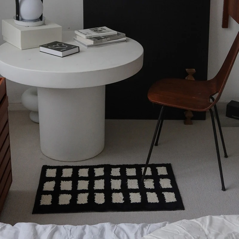 Black & White Grid Rug - Image 4