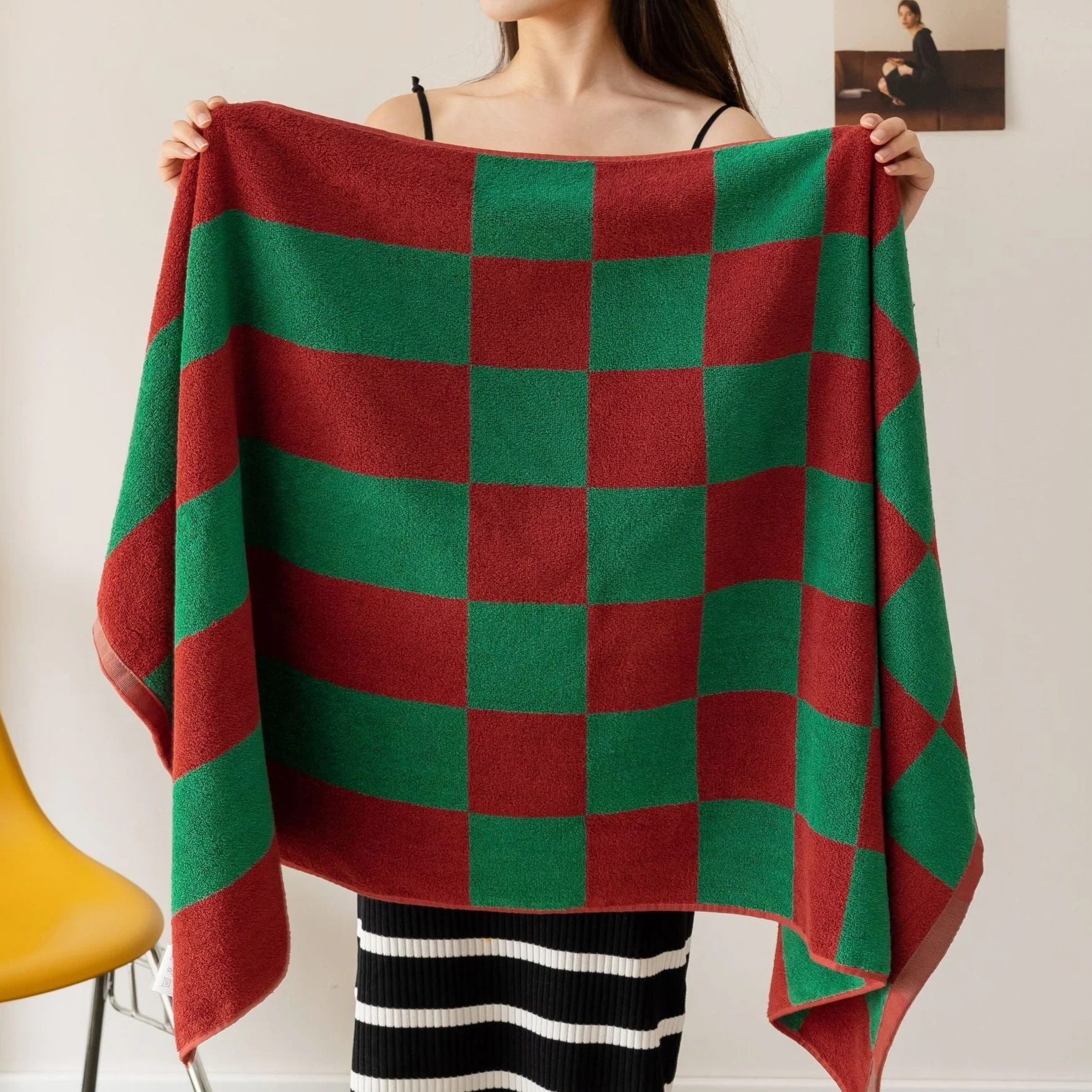 Checkered Cotton Towel - 2 Colours - Image 3