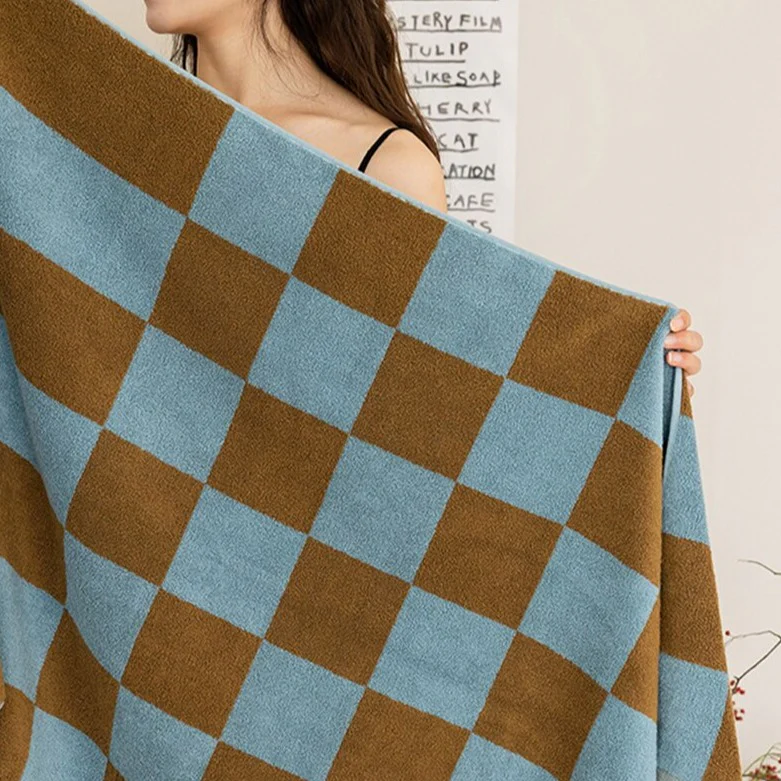 Checkered Cotton Towel - 2 Colours - Image 4