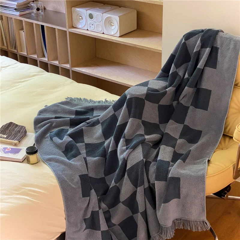 Checkered Single Layer Blanket - Image 4