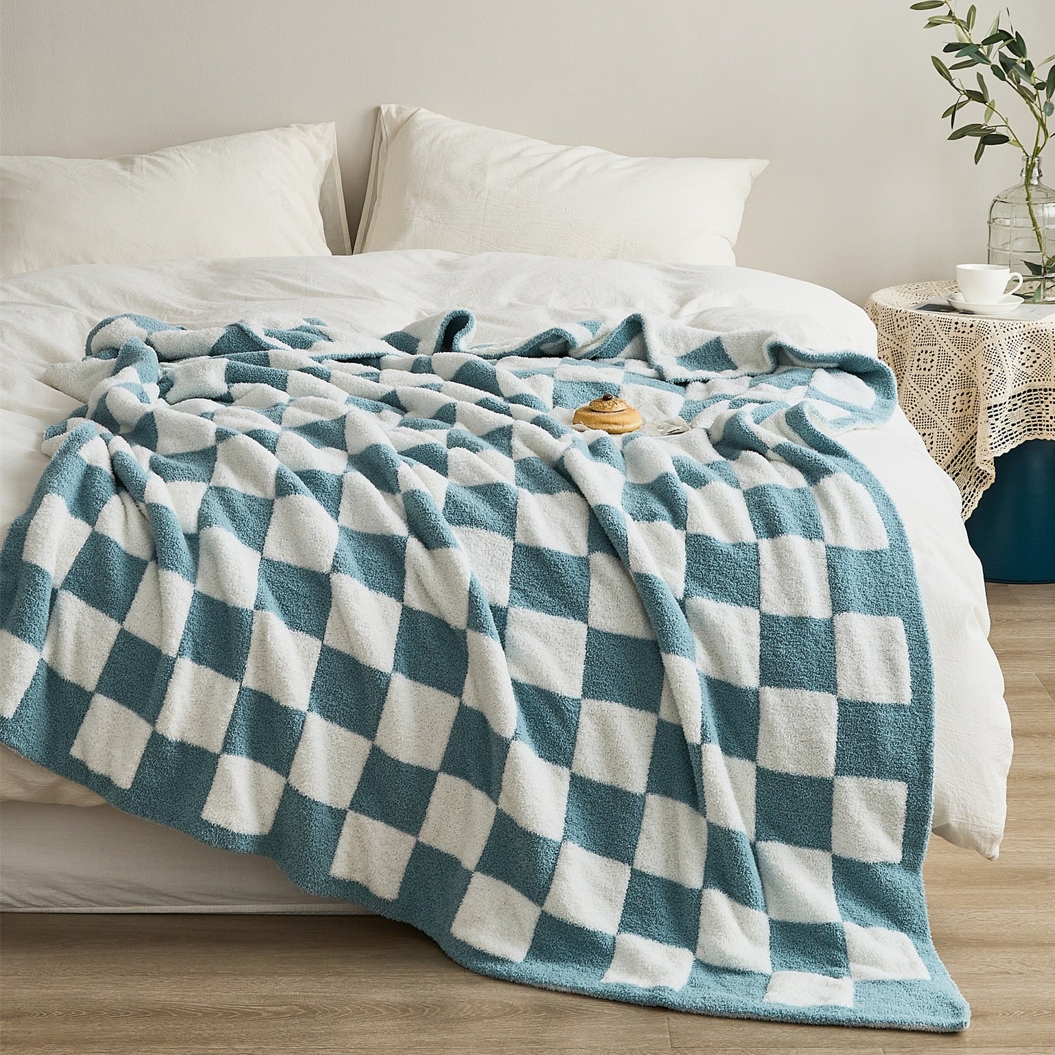 COLOURFUL CHECKERBOARD THROW - Image 3