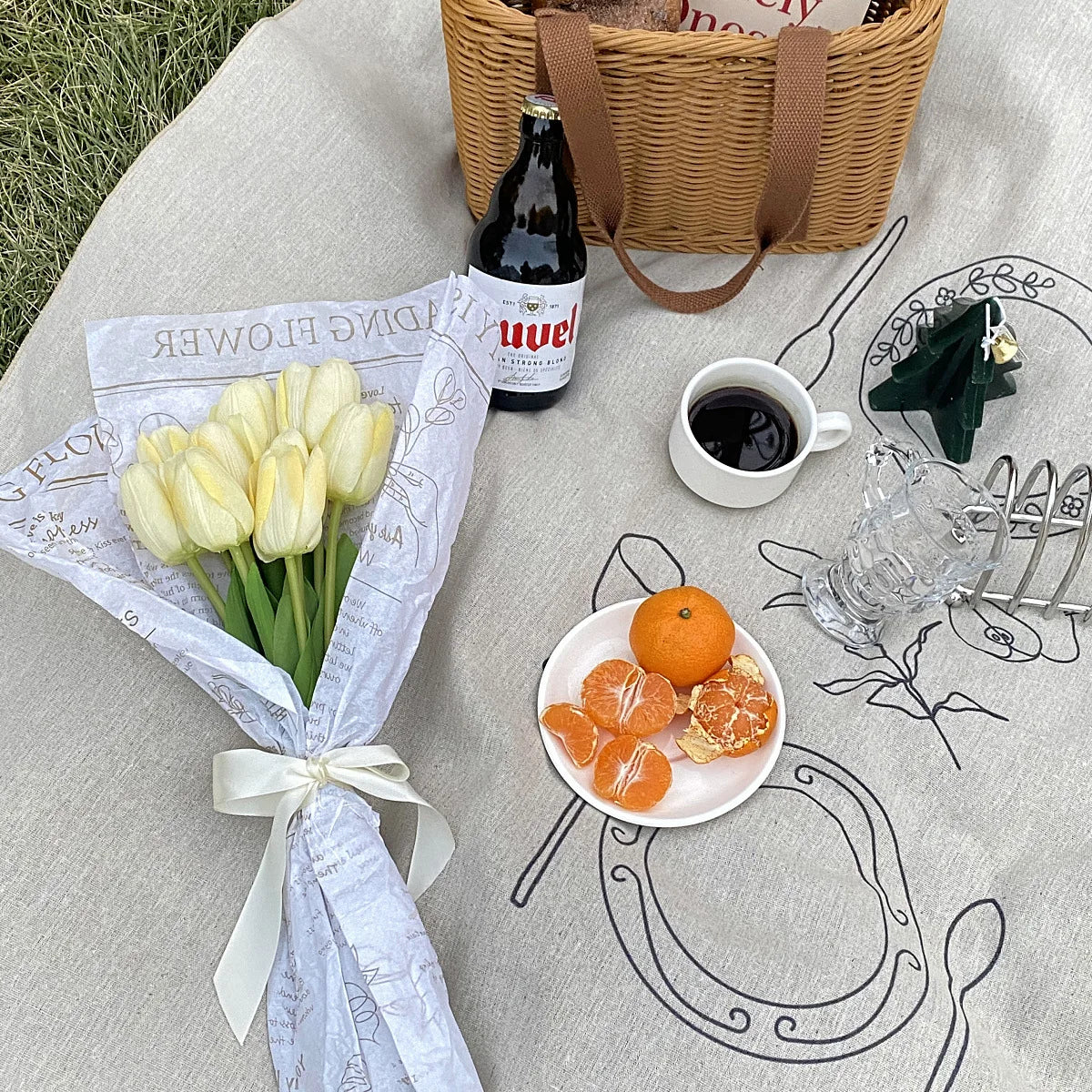Creative Cotton Linen Tablecloth with Sketch Design - Image 4