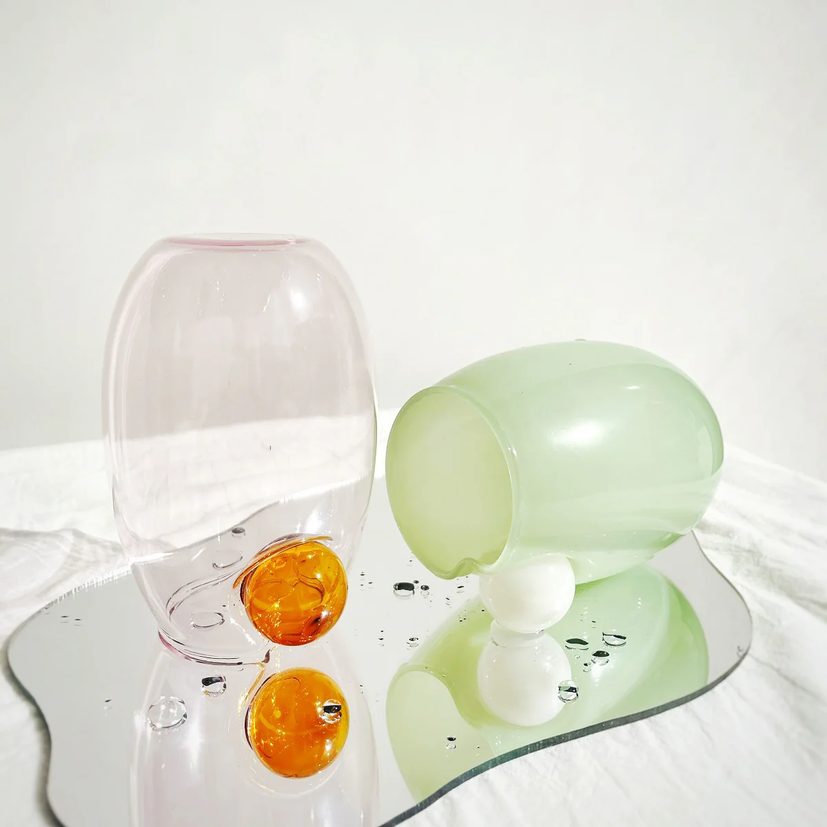 Crushed Glass Cup with Globe - Image 3