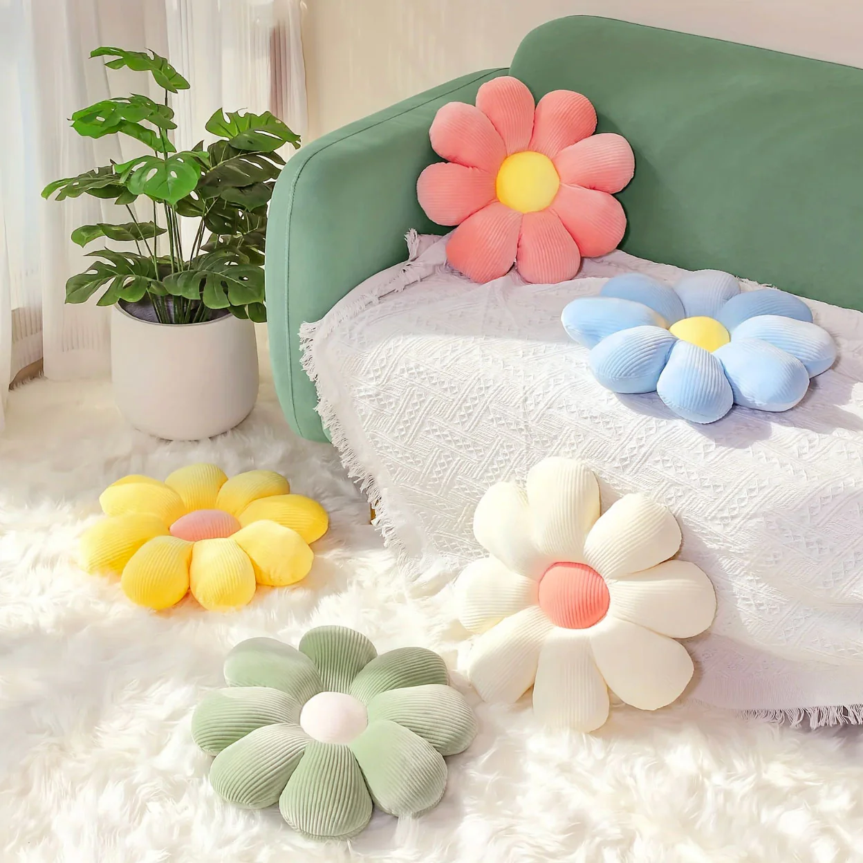 Daisy Plush Cushion - Image 2