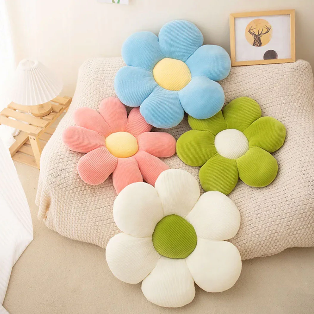 Daisy Plush Cushion - Image 4