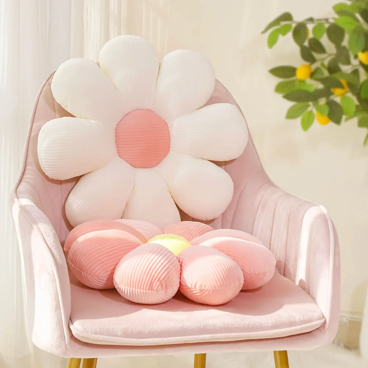 Daisy Plush Cushion - Image 5