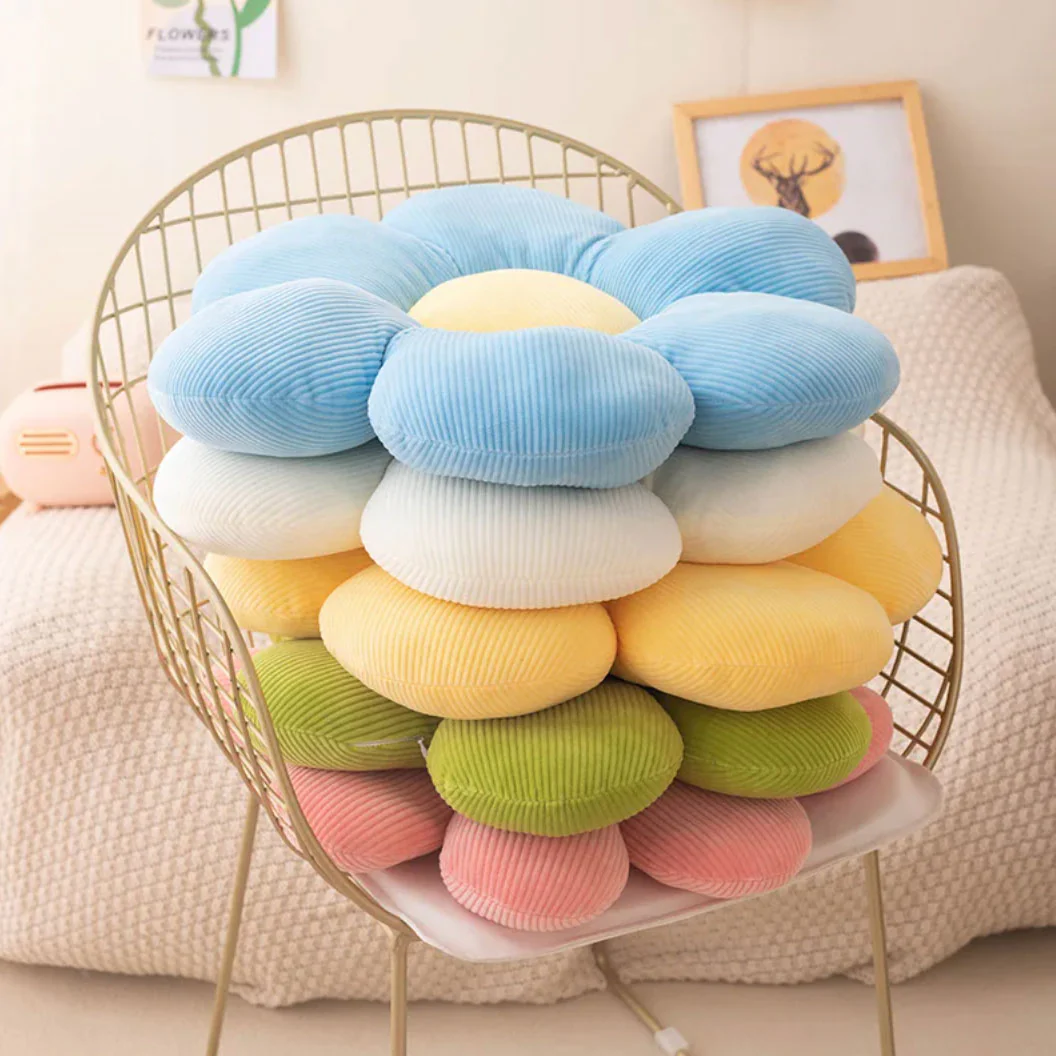 Daisy Plush Cushion - Image 6