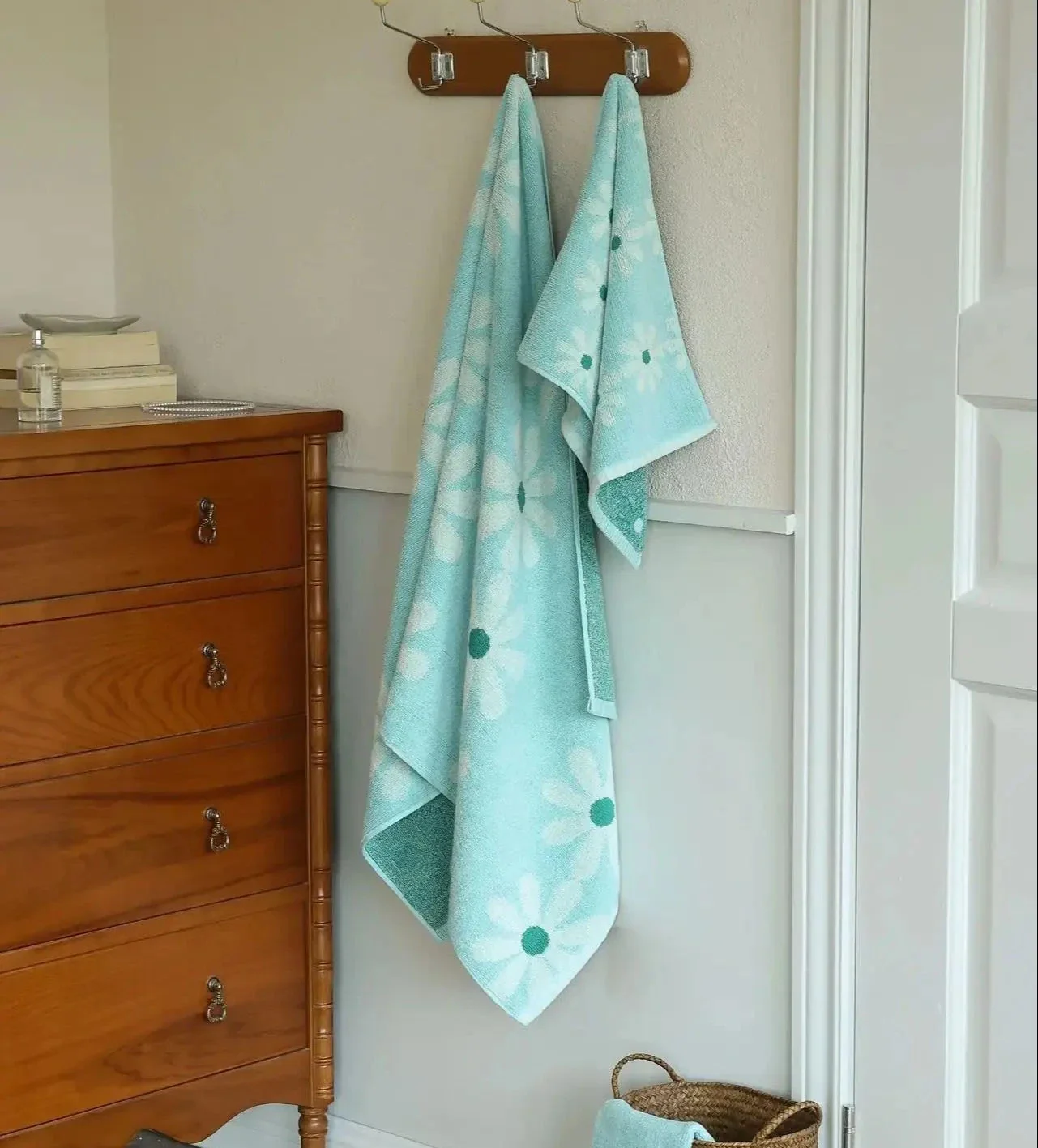 Daisy Towel - Image 3