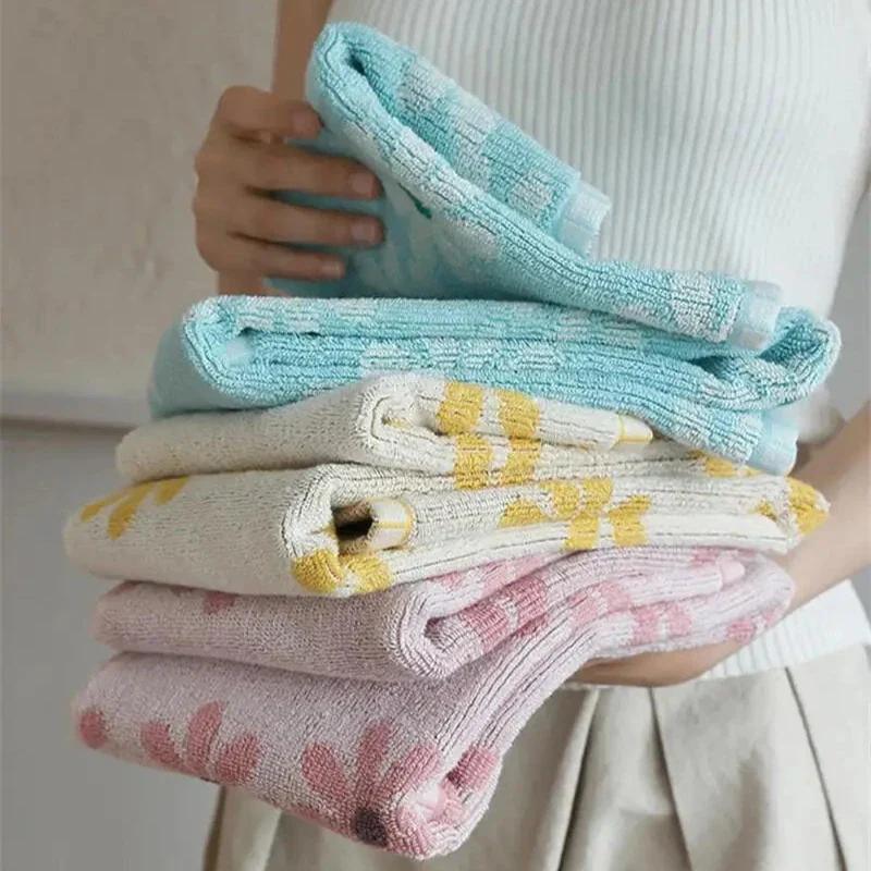 Daisy Towel - Image 4