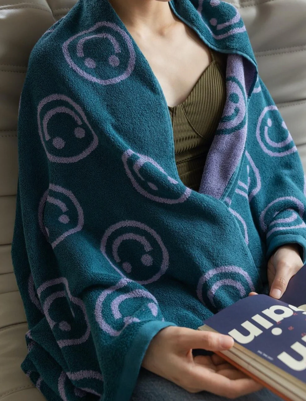 Double-sided Smiley Towel - Image 10