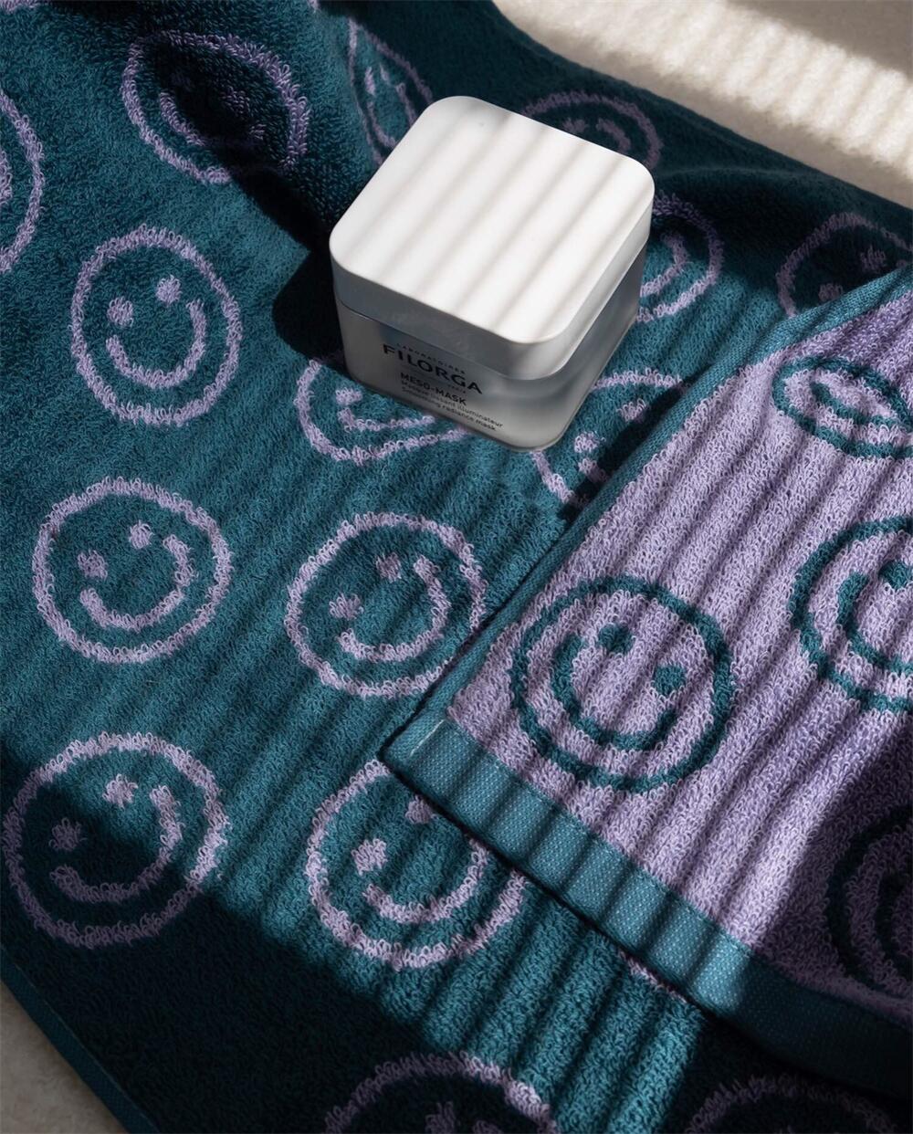 Double-sided Smiley Towel - Image 14