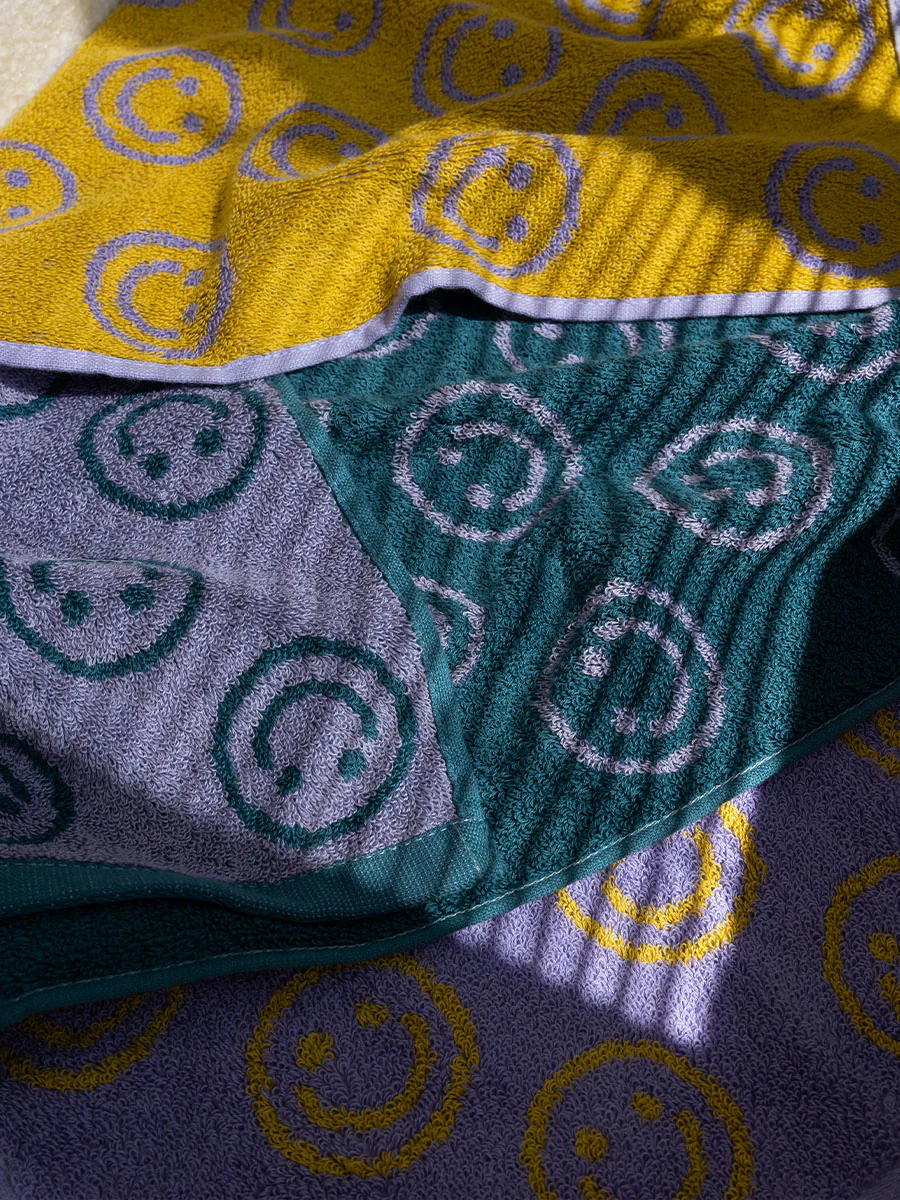 Double-sided Smiley Towel - Image 15