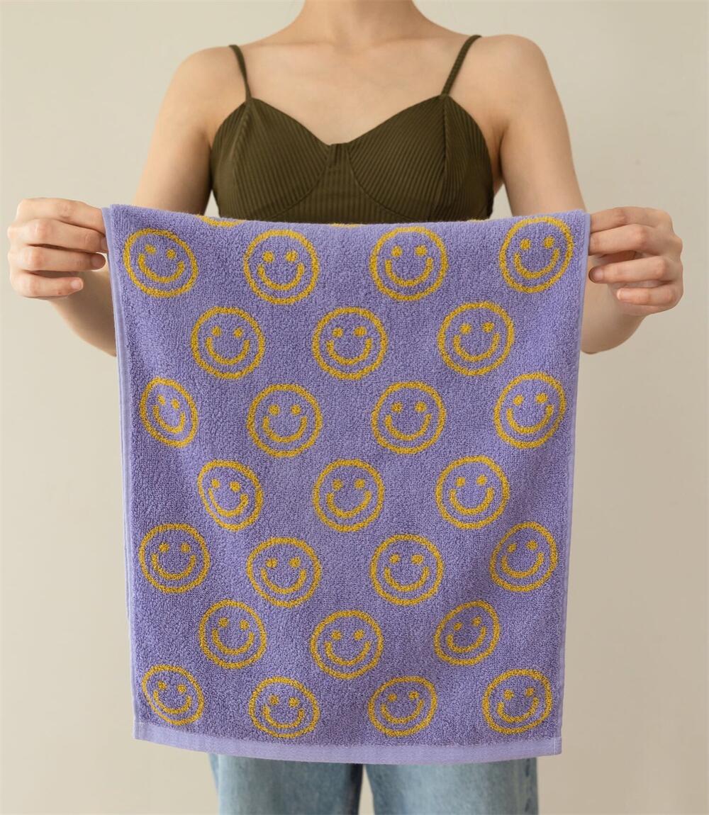 Double-sided Smiley Towel - Image 6