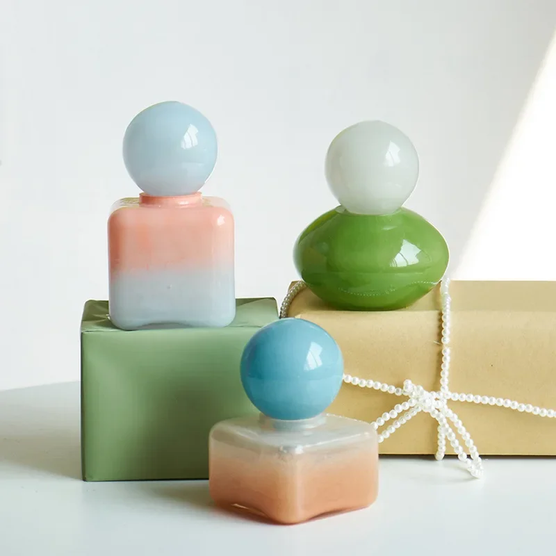 Geometric Sphere Glass Vase with Lid - Image 2