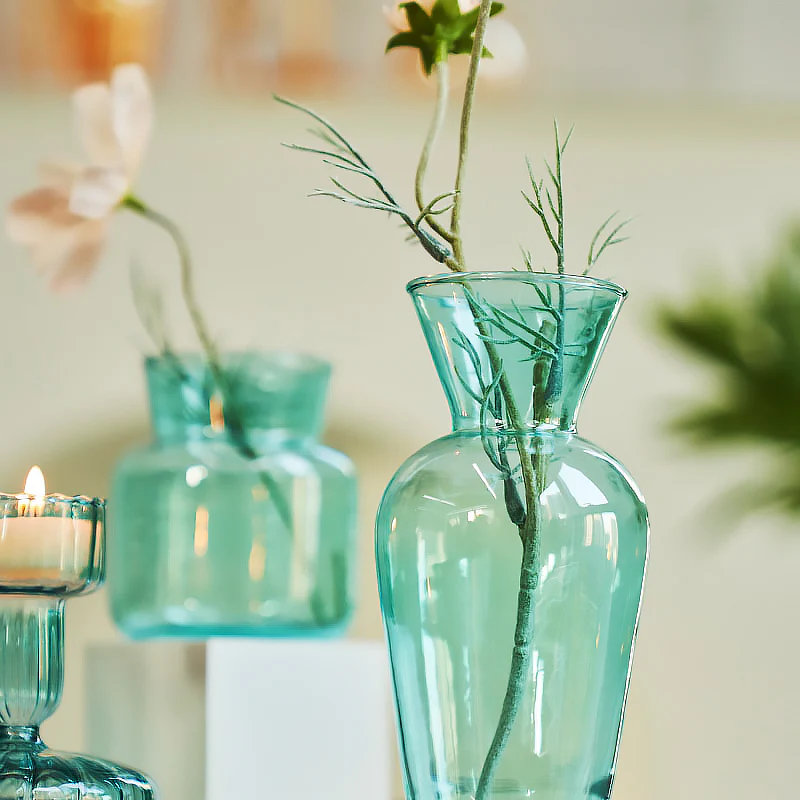 Gradient Coloured Glass Vase - Image 3