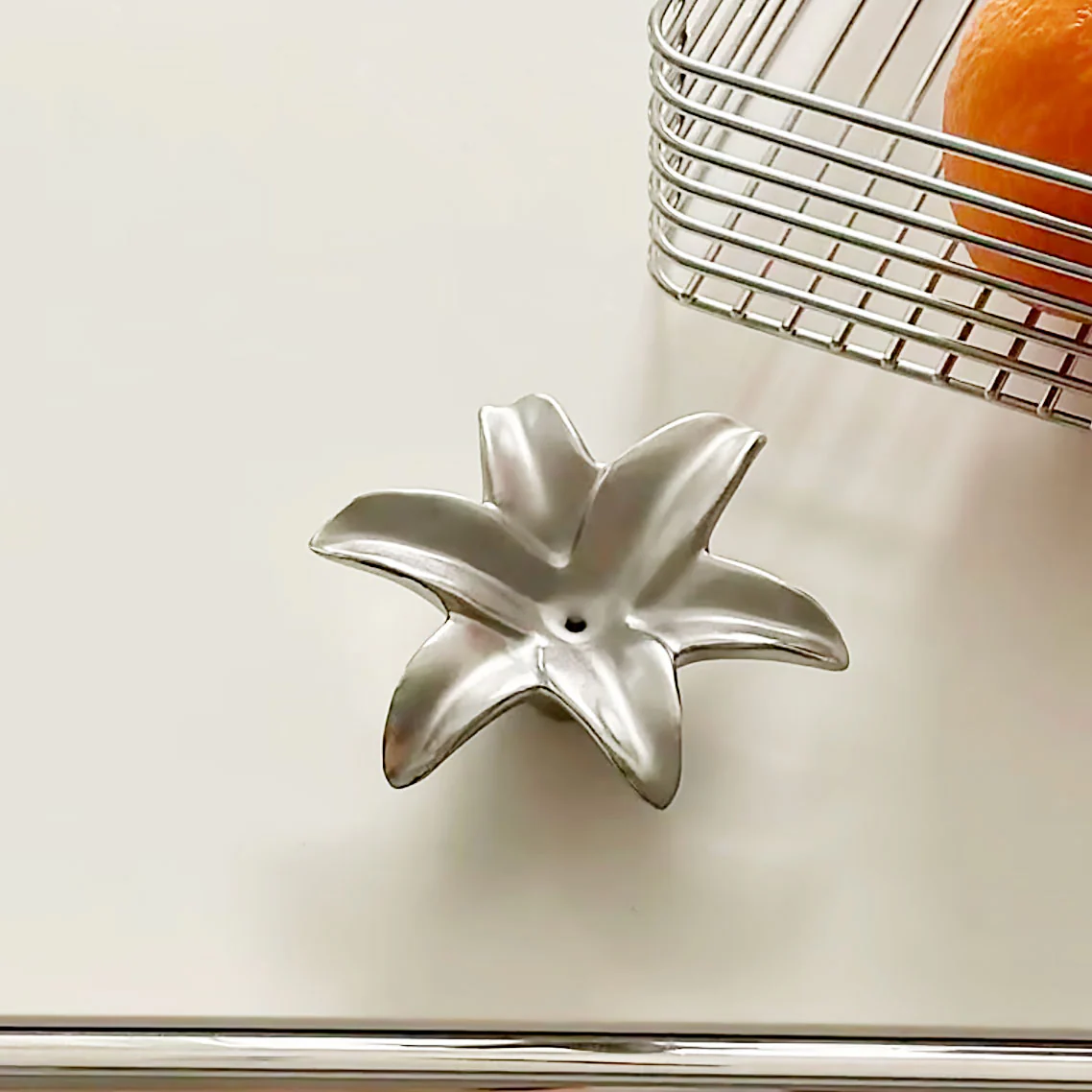 Handmade 3D Glass Ceramic Lily Incense Holder - Image 11