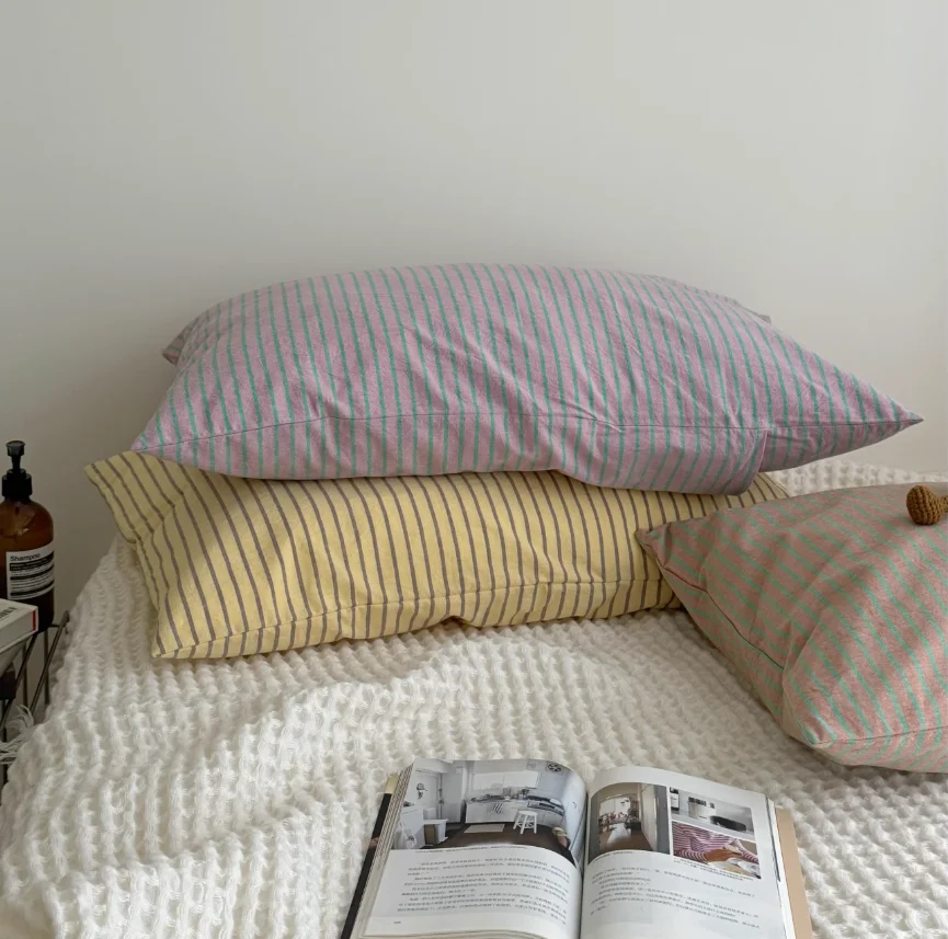 Modern Simple Striped Pillowcase - Image 4