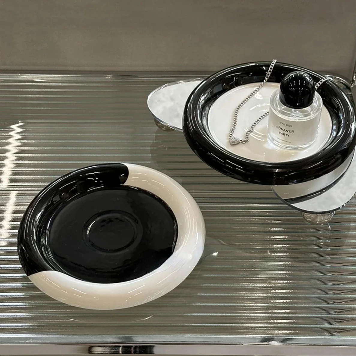 Monochrome Chubby Plates - Image 6
