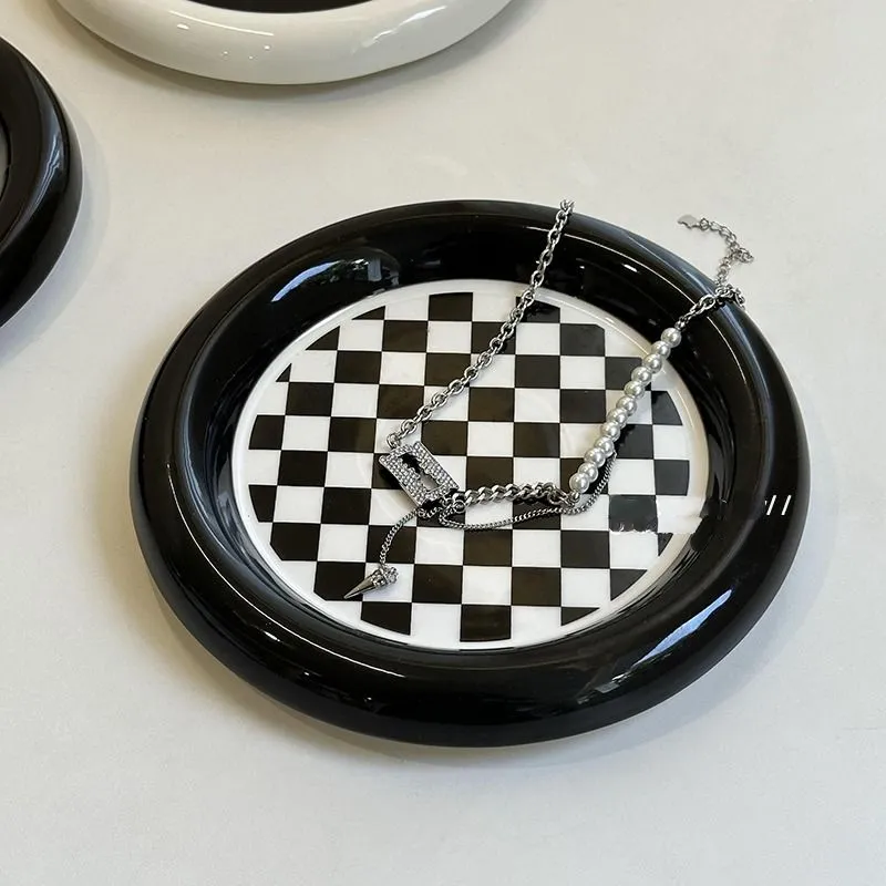 Monochrome Chubby Plates - Image 7