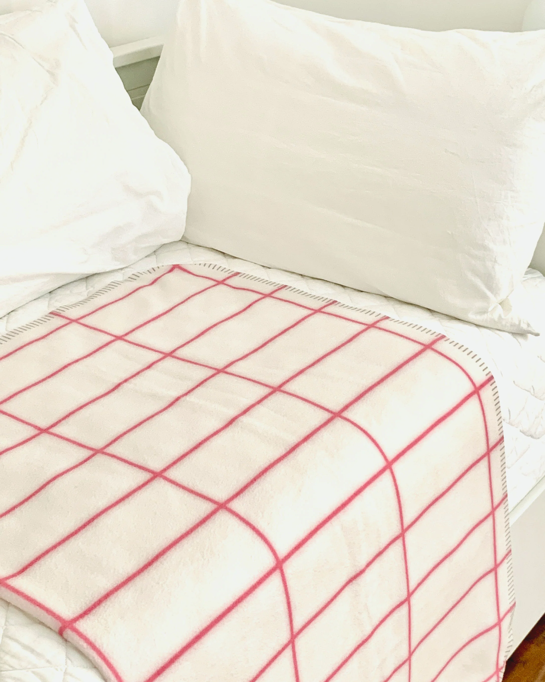 Poppy Pink Narrow Grid Throw - Image 3