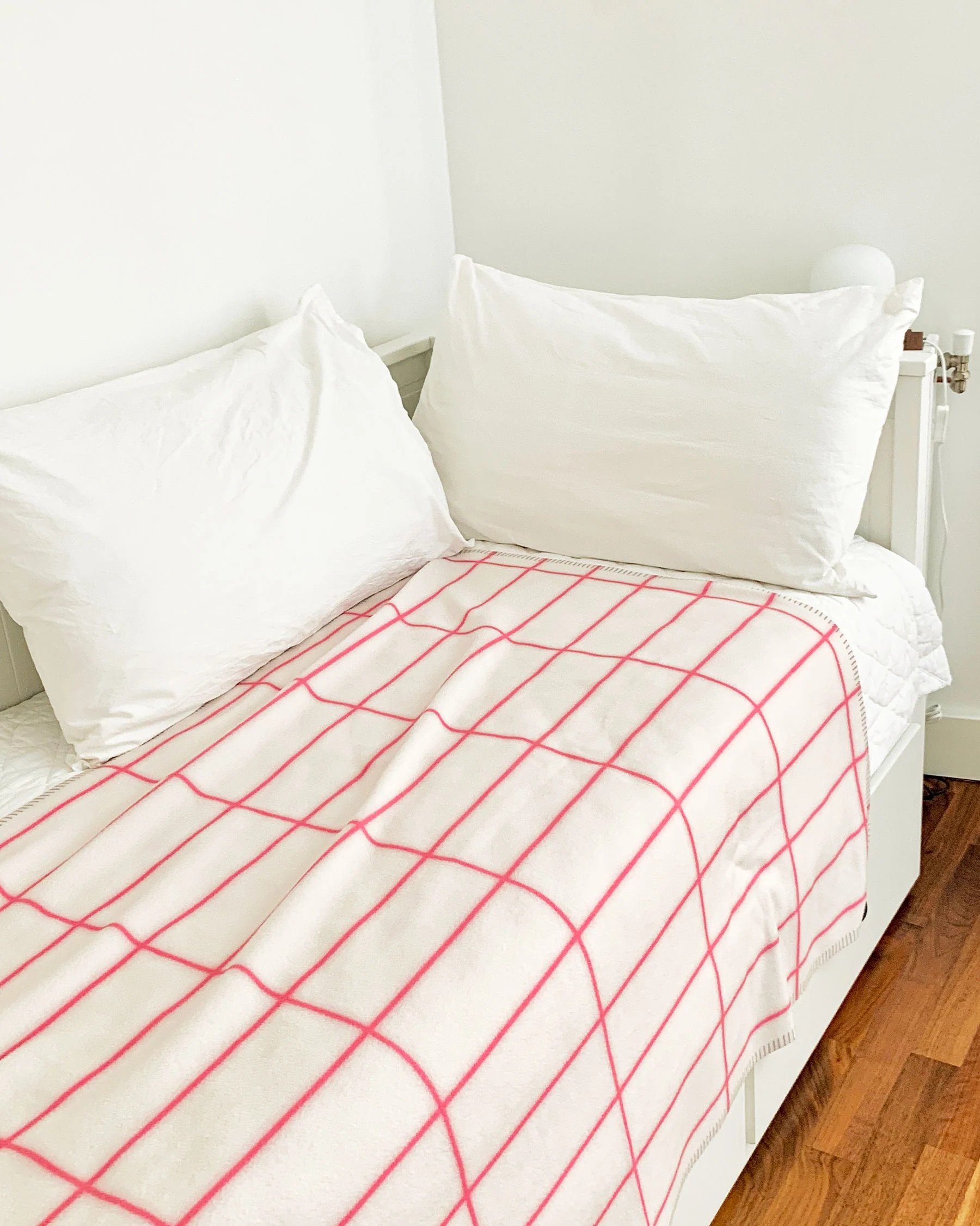 Poppy Pink Narrow Grid Throw - Image 4