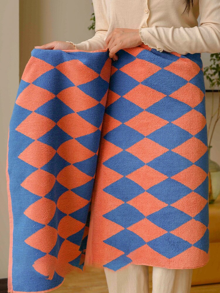 Retro Diamond Bath Towel - Image 5