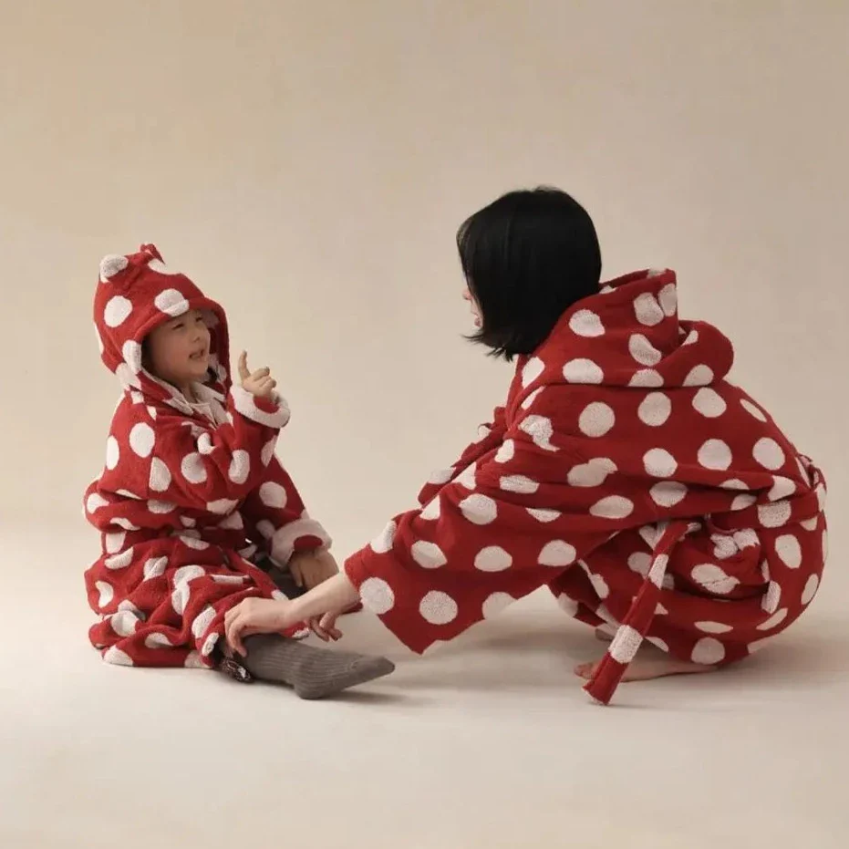 Retro Polka Dot Bath Gown - Image 4