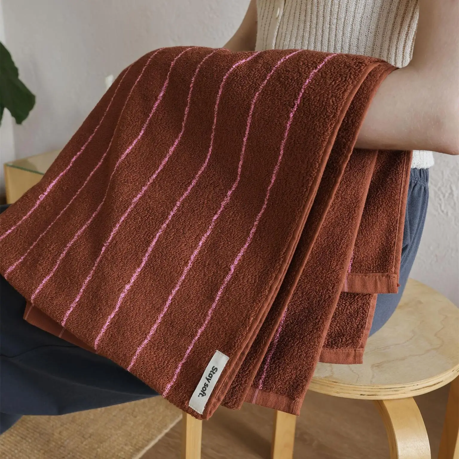 Retro Striped Pure Cotton Towels – Soft & Absorbent - Image 2