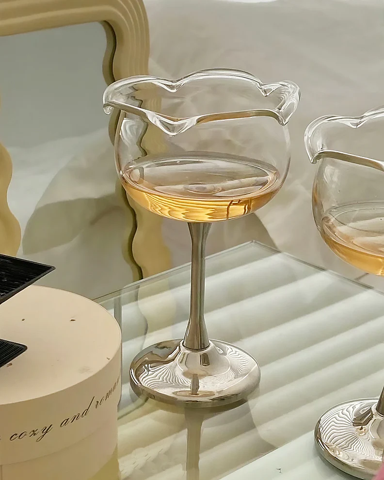 Rosy Petal-Like Glassware - Image 4