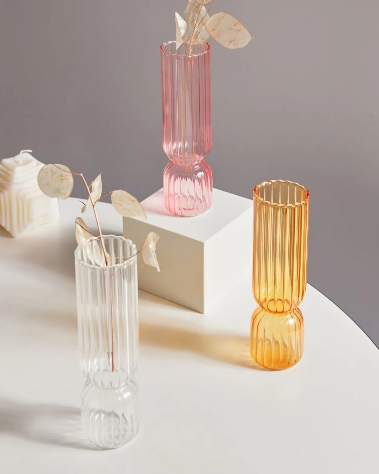 Scallop Cylinder Glass Vase - Image 4