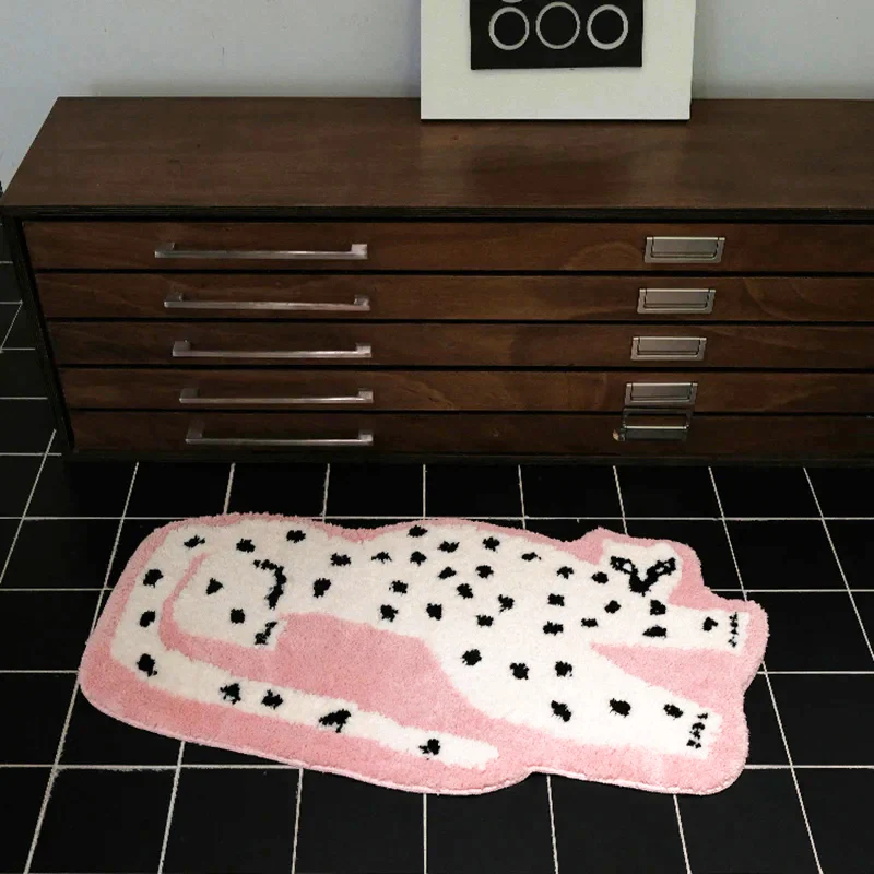Tufting Leopard Rug - Image 3