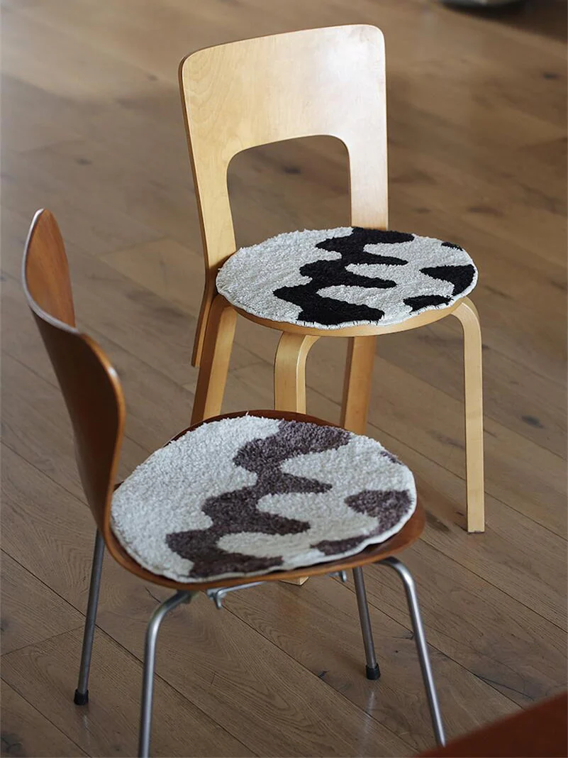 Wavy Grid Seat Cushion - Image 5