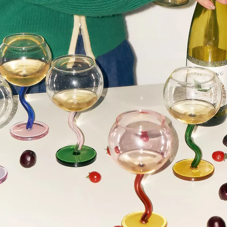 Wavy Handle Globe Wine Glass - Image 4