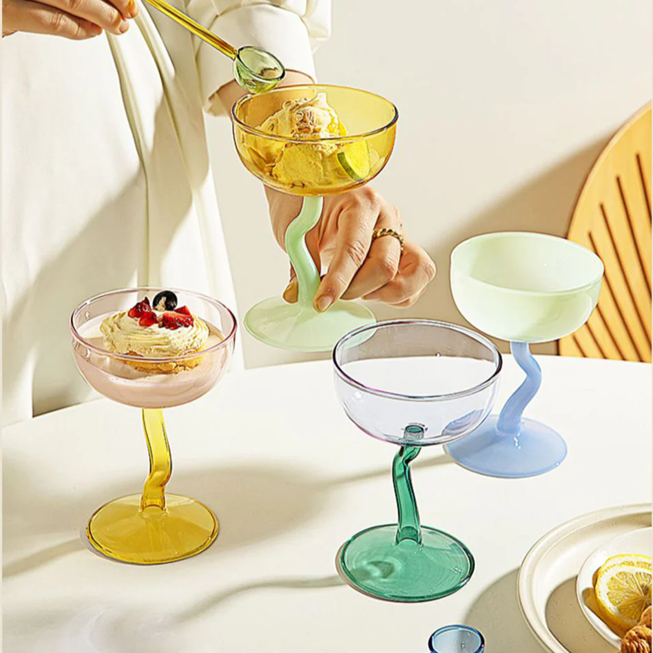 WAVY WINE GLASS